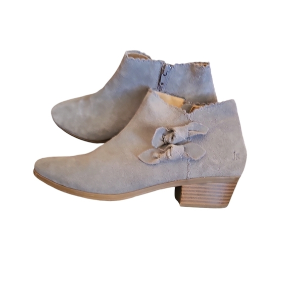 Jack Roger's Dove gray suede ankle booties sz 8 boots bows - Picture 5 of 6